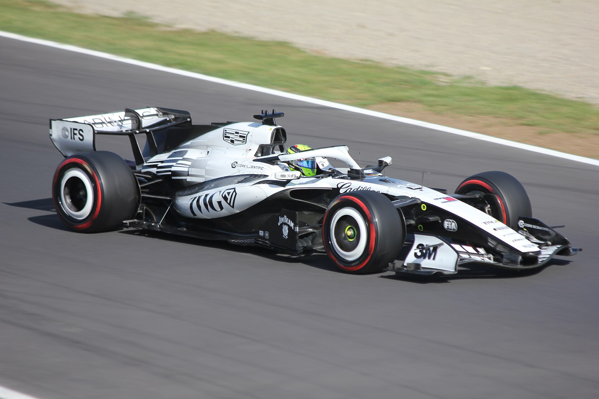 Monoplaza de Fórmula 1 de Cadillac de Sergio Pérez en pista durante la clasificación del Gran Premio de Italia 2026