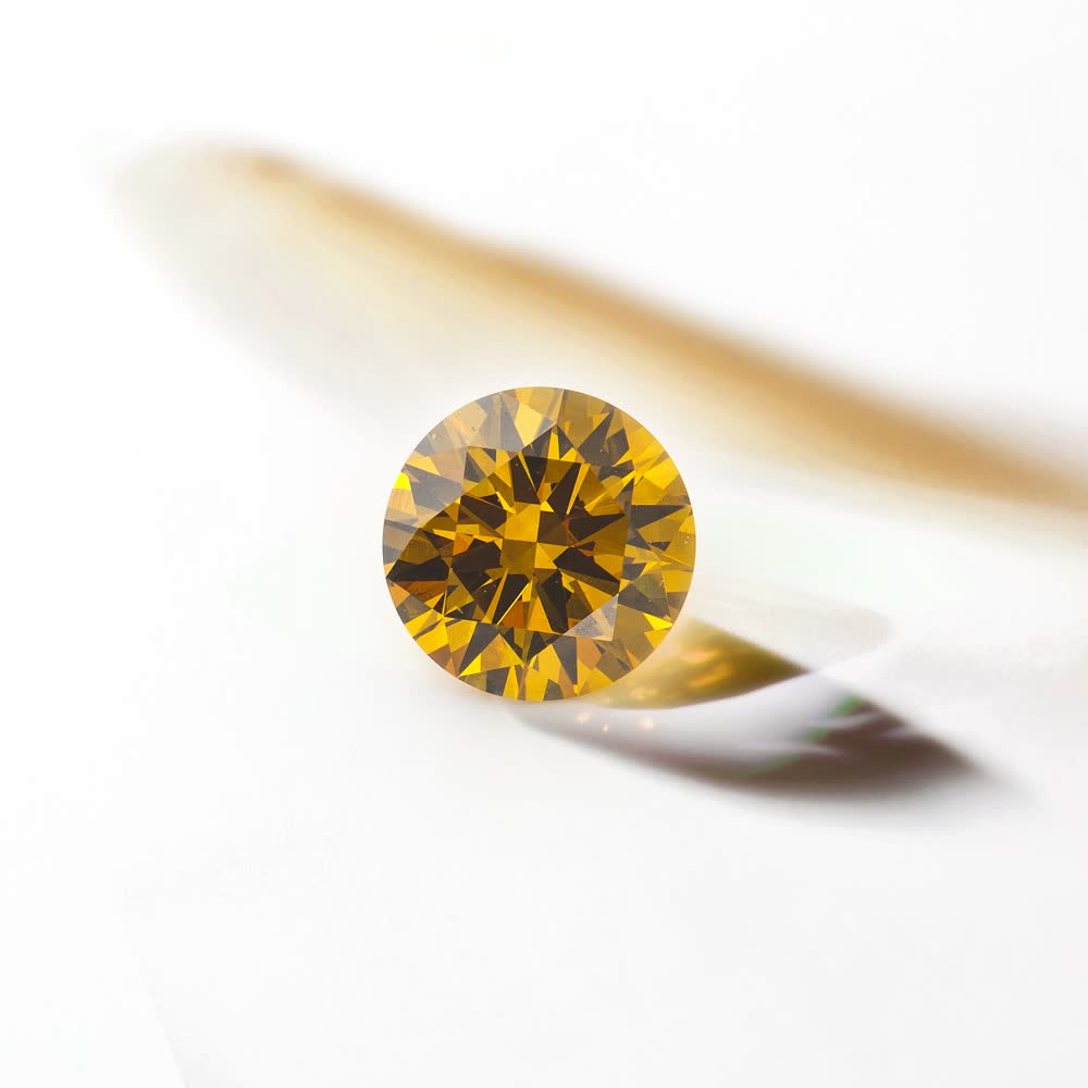 Un diamante amarillo talla brillante (foto ilustrativa, no es el del Fantasy Bra).